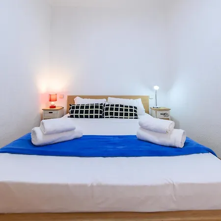 For You Rentals Reina Sofia Apartment Temporal Dfo214-3